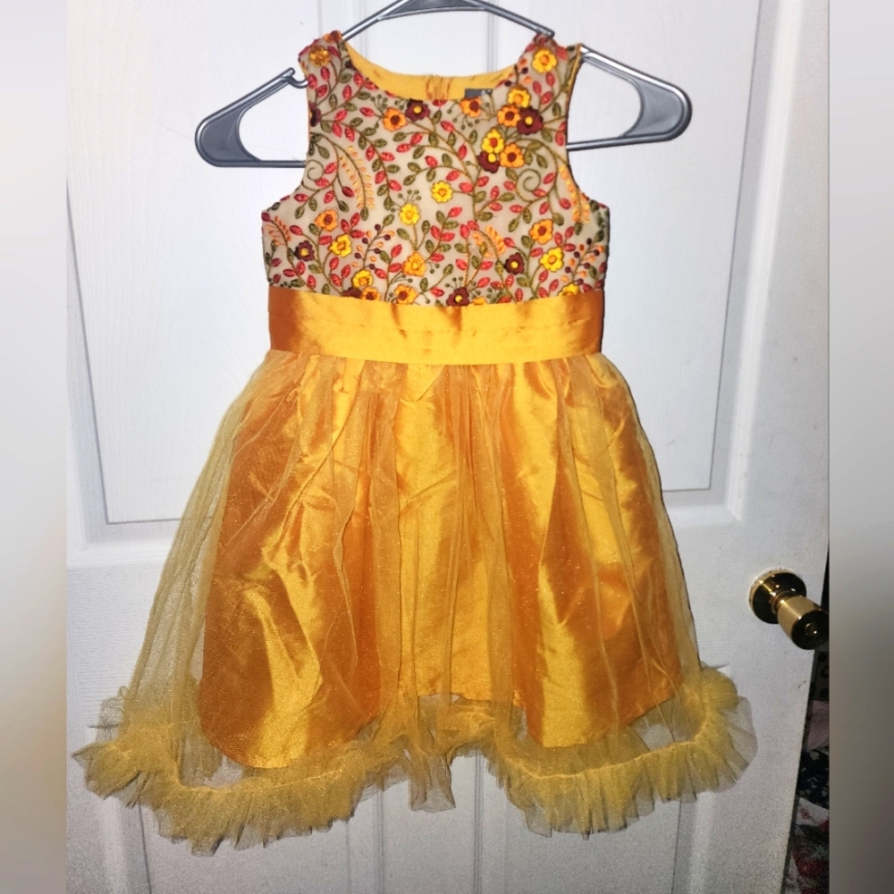 Gold Dress with Embroidered Tea 🌸 Flowers